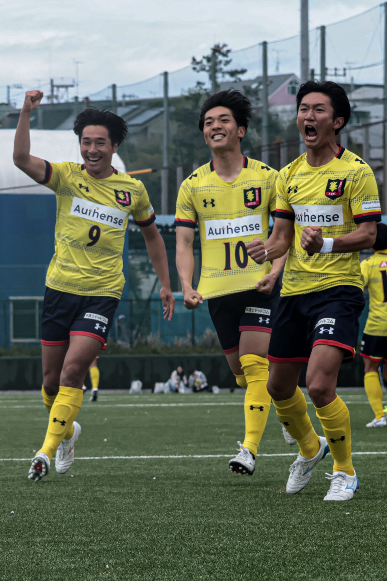 慶應義塾大学体育会サッカー部ユニホーム